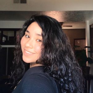 Meet your Posher, Macaria